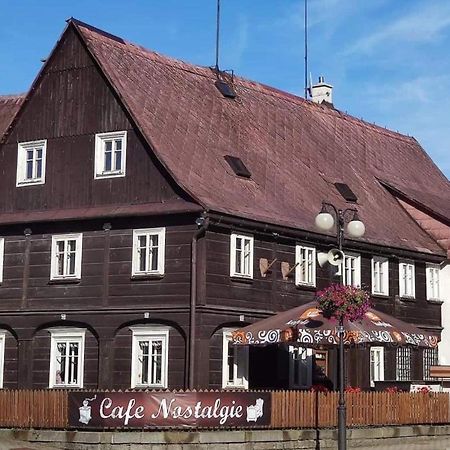 Cafe Nostalgie Dvouluzkovy Romanticky Pokoj Krásná Lípa Eksteriør billede