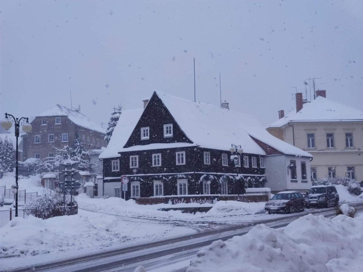 Cafe Nostalgie Dvouluzkovy Romanticky Pokoj Krásná Lípa Eksteriør billede